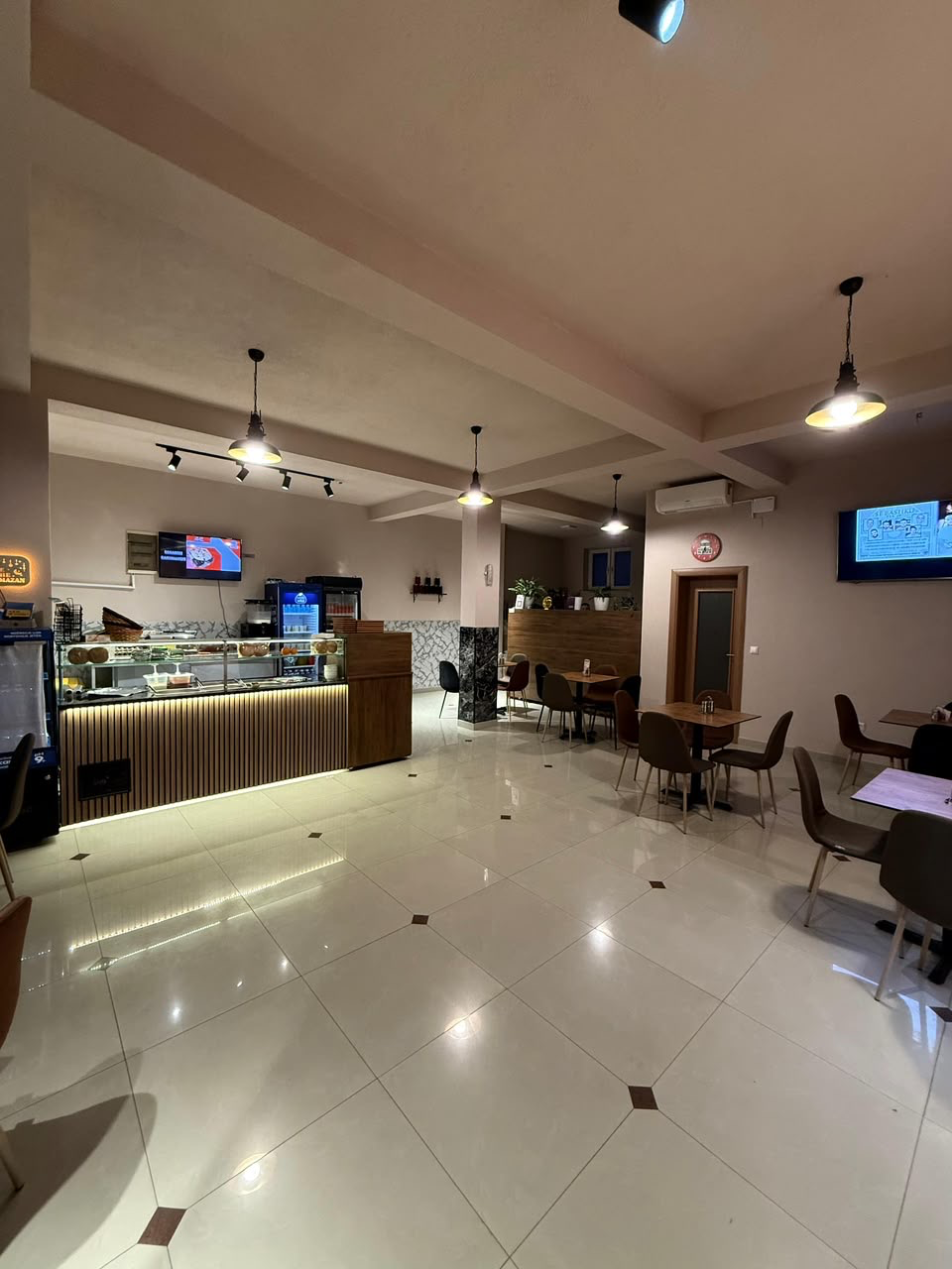 Hallall burger، وجبات سريعة في Peja
